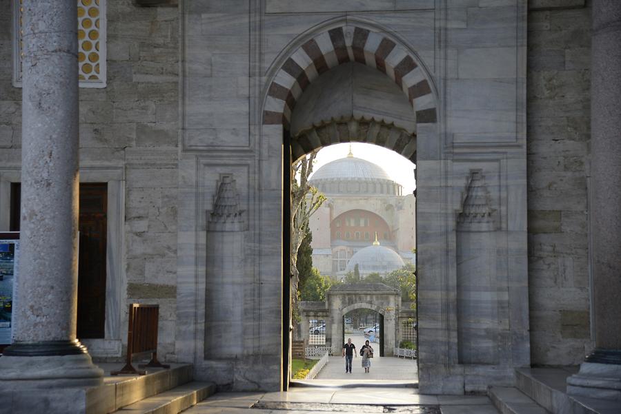 Sultan Ahmet Mosque - Forecourt