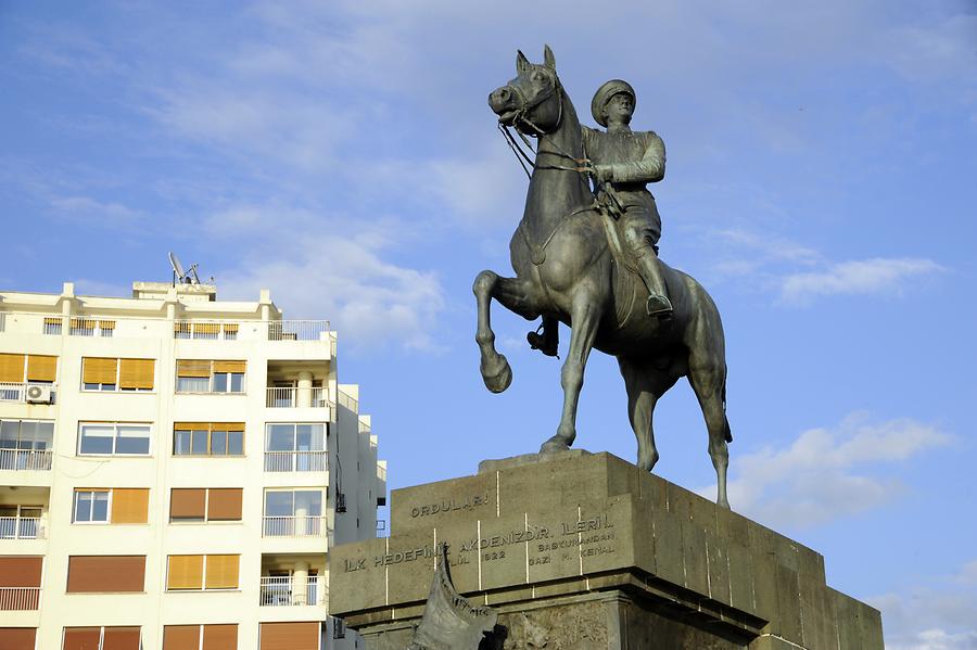 İzmir - Atatürk Monument