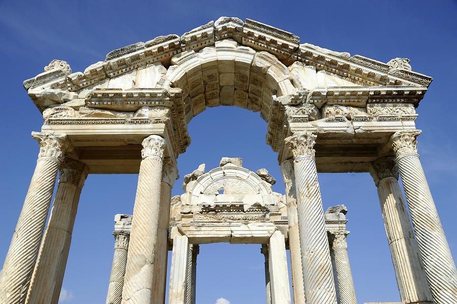 Aphrodisias - Tetrapylon