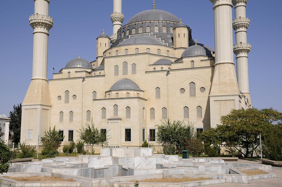 Azadi Moschee