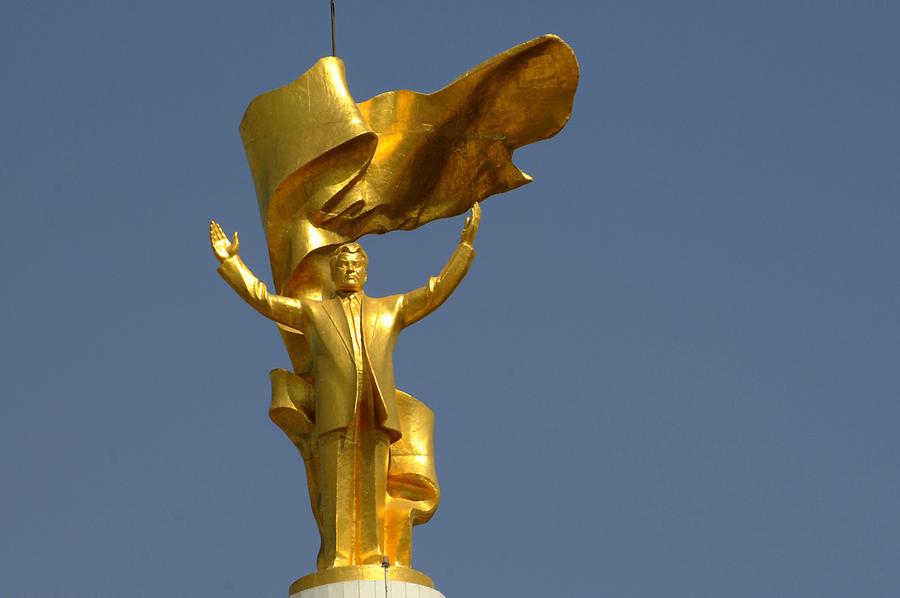 Nijasow Statue Neutralitätsdenkmal