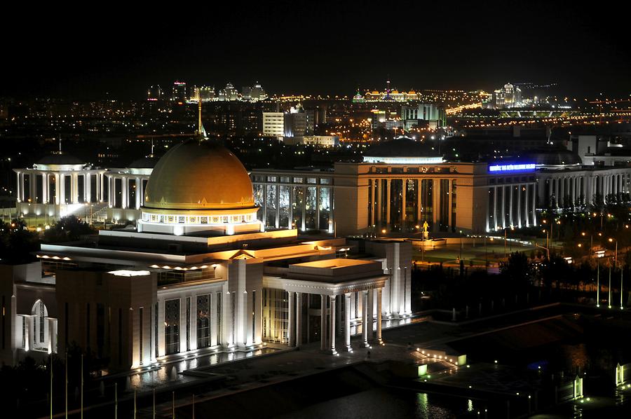 Präsidentenpalast bei Nacht
