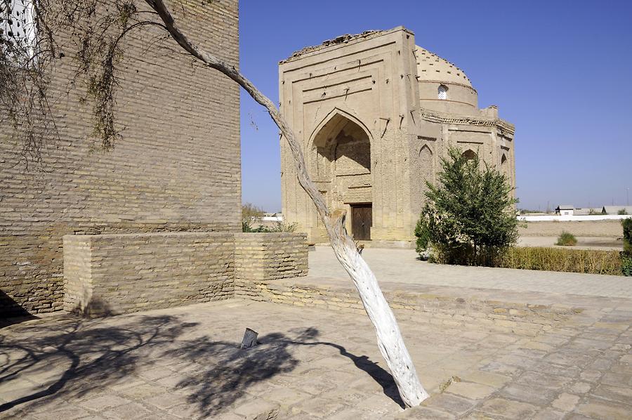 Sultan Ali Mausoleum