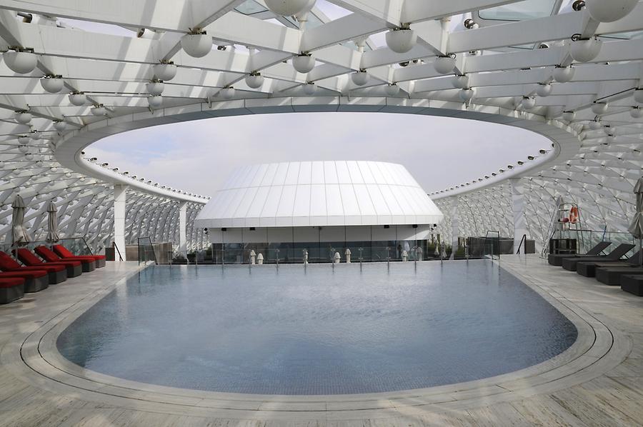 Pool Yas Hotel Abu Dhabi