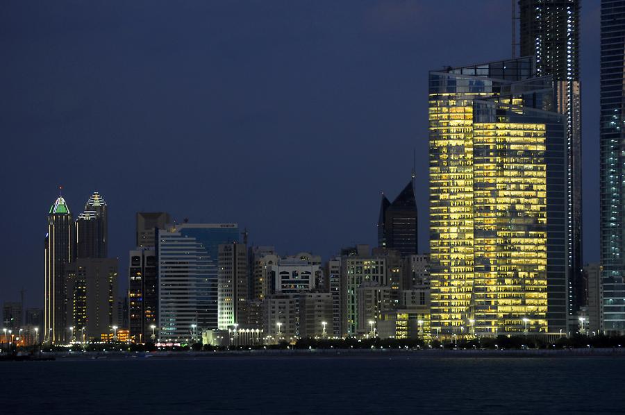 Skyline Abu Dhabi at Night