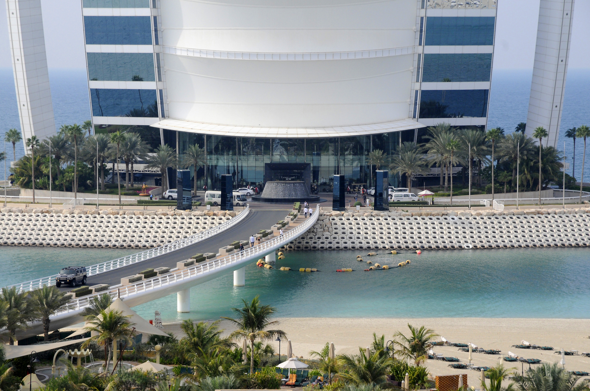 Burj al Arab (6) Jumeirah Pictures United Arab Emirates in GlobalGeography