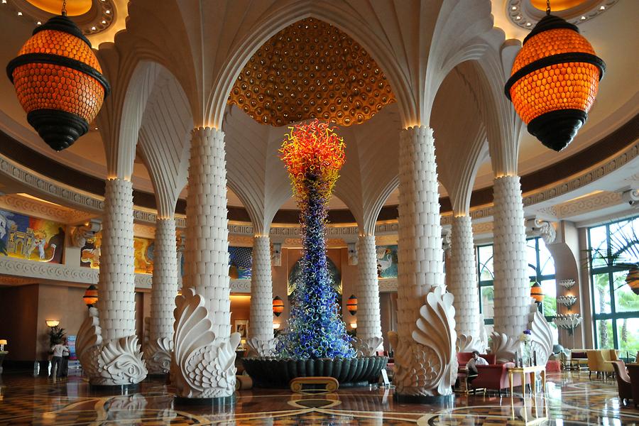 Atlantis Hotel, Lobby