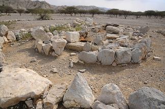 Graves in Shimal (2)