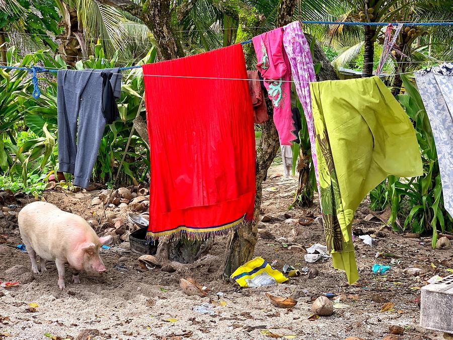 Namonuito Atoll - Ulul; Laundry
