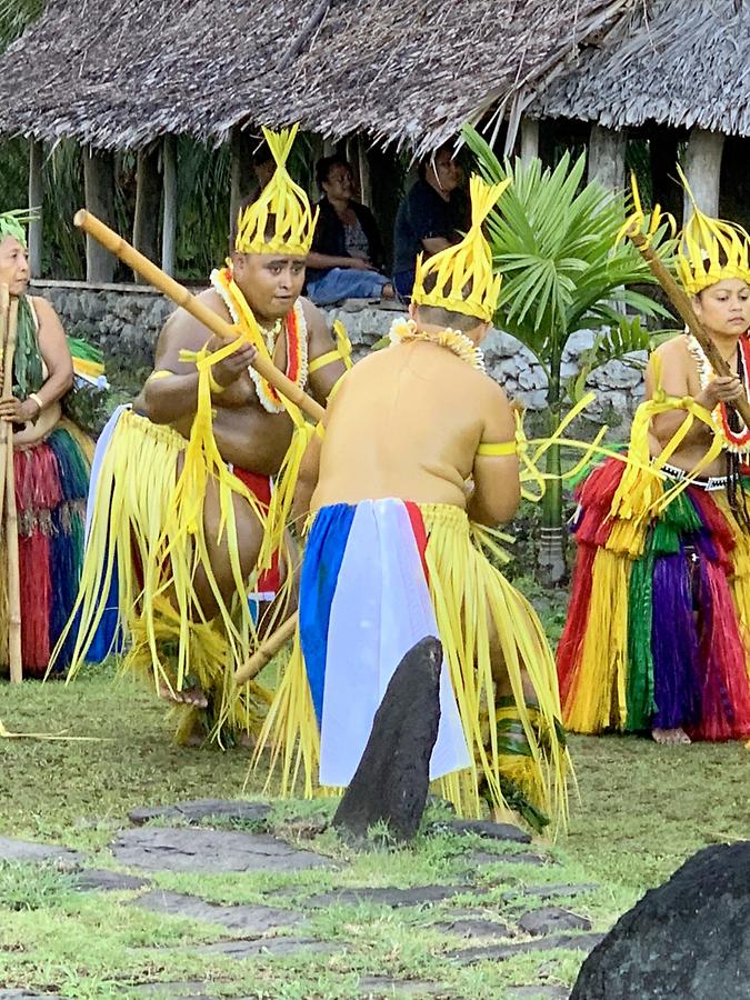 Ngulu Atoll - Traditional Dance
