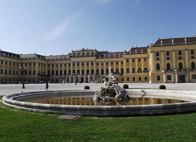 Schoenbrunn Palace, Vienna (1)
