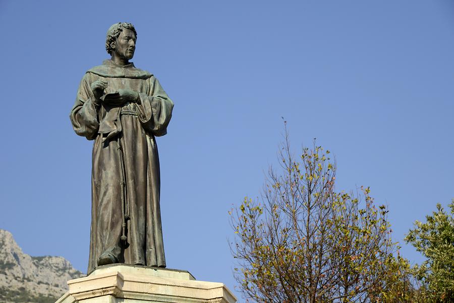 Makarska - Statue of Friar Miošić