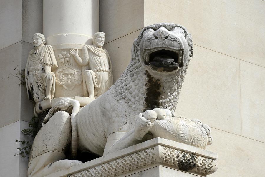 Diocletian's Palace - Cathedral; Lion
