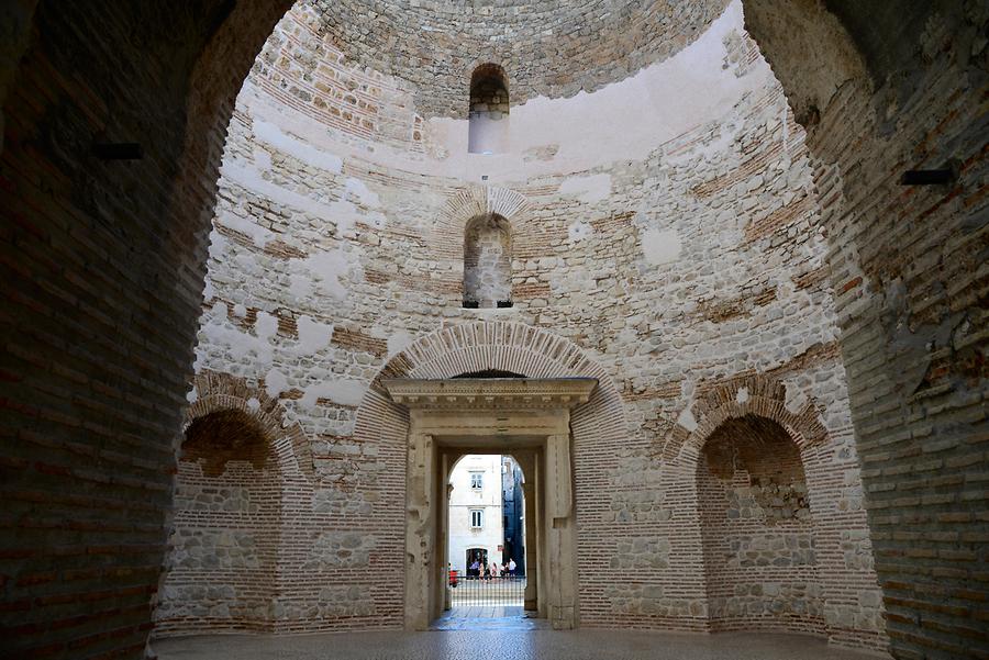 Diocletian's Palace - Porta Aenea (Southern Sea Gate)