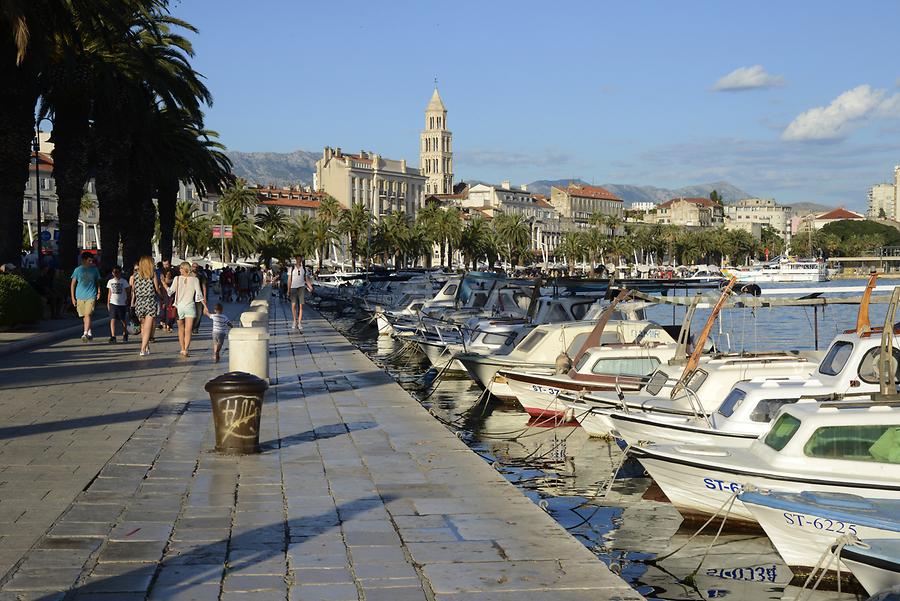 Harbour Promenade 'Riva'