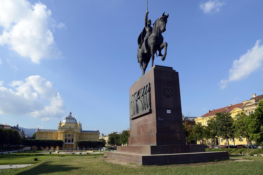 Statue of King Tomislav