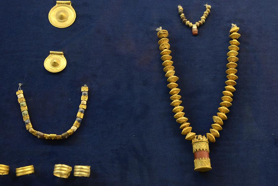 Salamis - Gold Jewelry
