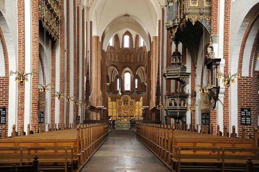 Roskilde - Cathedral, Inside