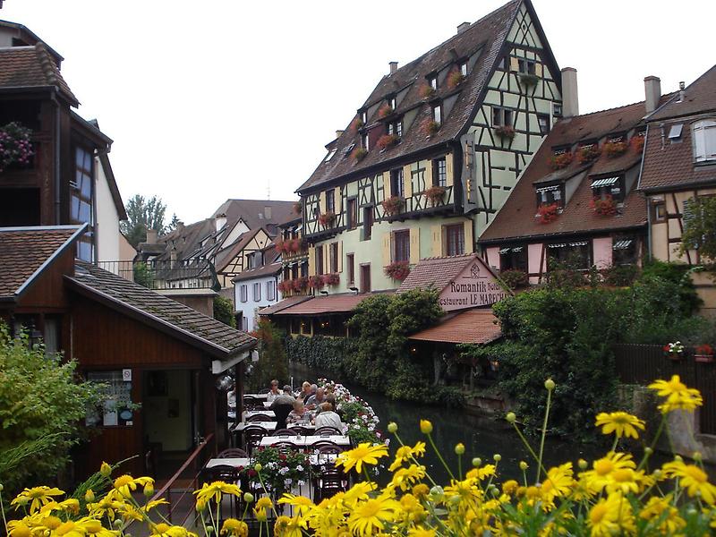 Cafe on a canal, Colmar