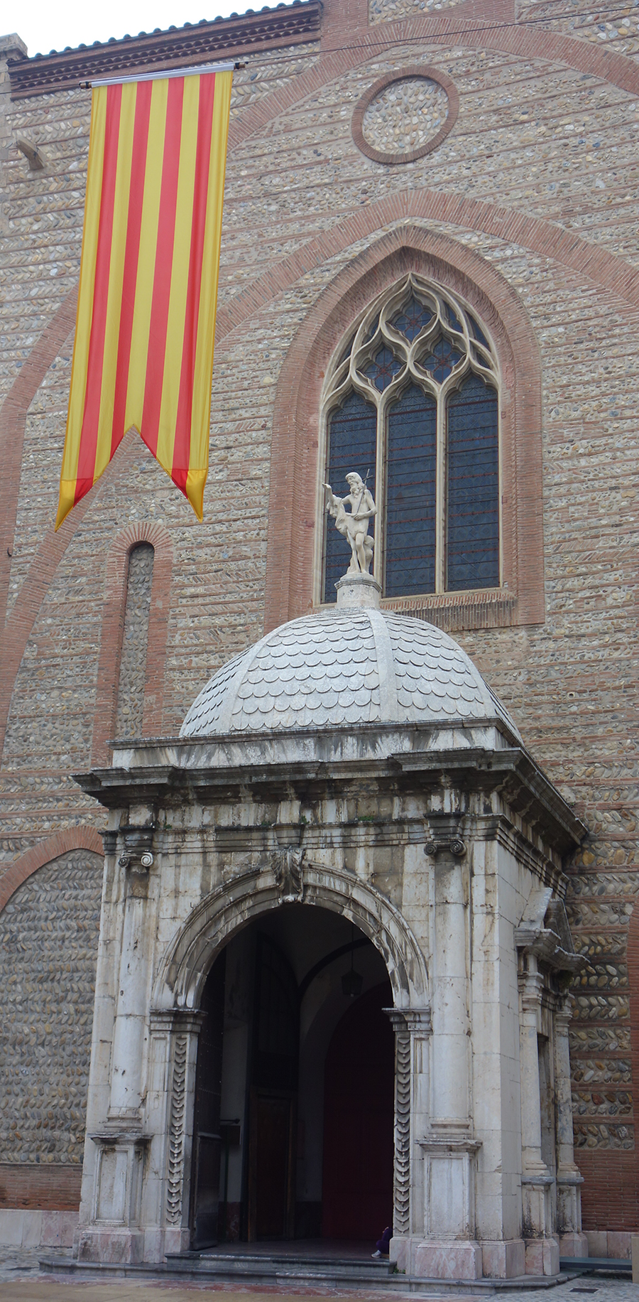 Entrance of cathedral, Photo: H. Maurer