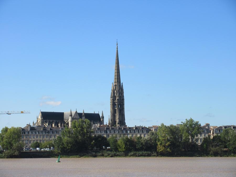 Bordeaux - Basilica Saint-Michel and Quai Louis XVIII and Garonne