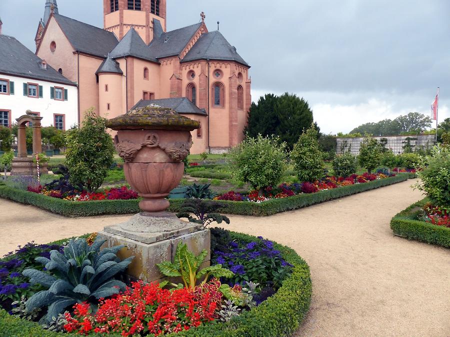 Seligenstadt - Monastery Garden