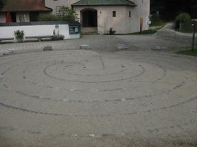 Prien - Evang. Christuskirche - Kirchenweg 13 - Labyrinth (1)