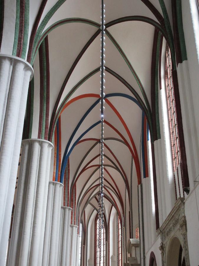 St. Nicholas' Church - Aisle; Ceiling