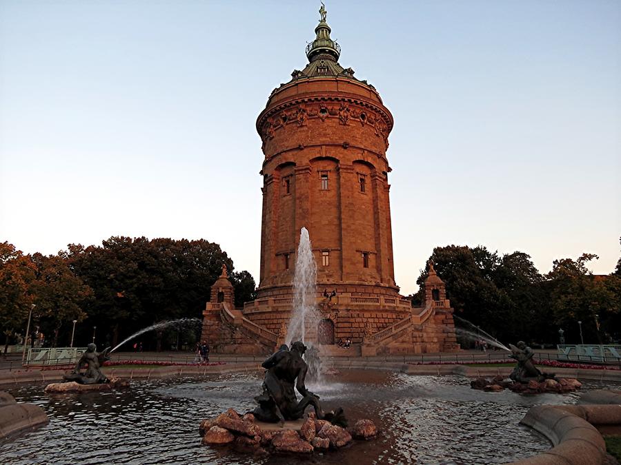 Mannheim - Friedrichsplatz; Water Tower