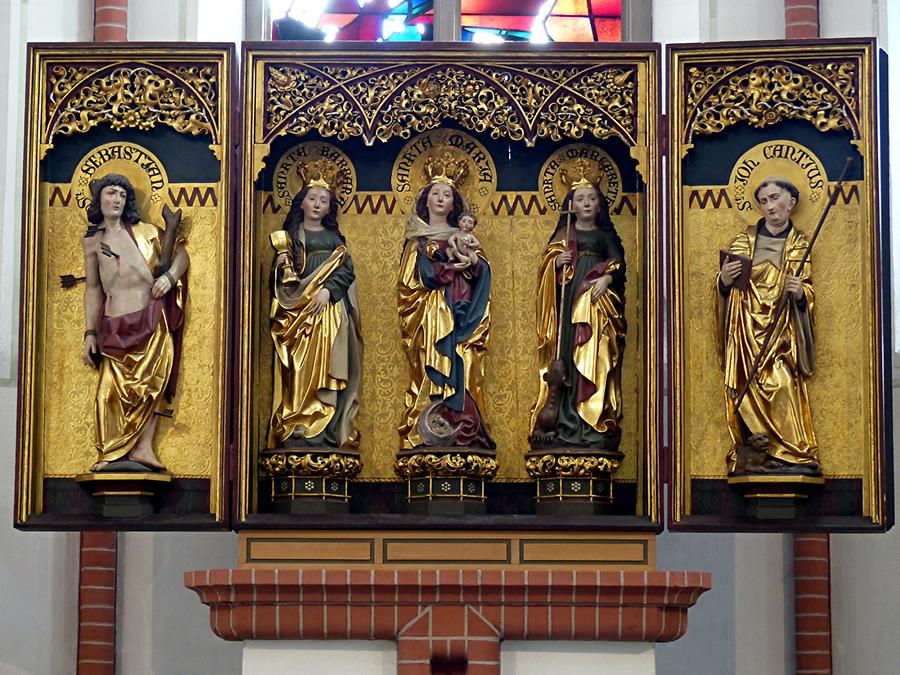 Kiel - Catholic St. Nicholas' Church; Gothic Carved Altar
