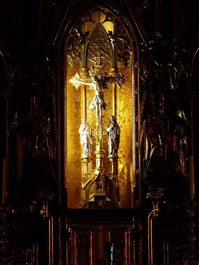 Amberg - St. Martin; High Altar, Crucifixion Group