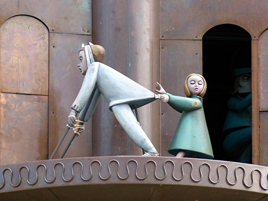 Hamelin - 'Hochzeitshaus'; Chimes, Legend of the Pied Piper