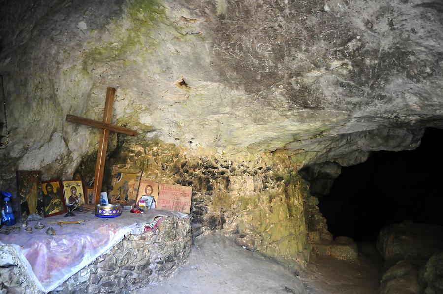 Akrotiri Peninsula - Cave of Saint John The Hermit