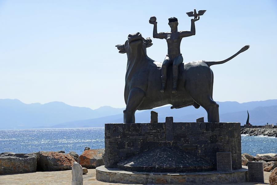 Agios Nikolaos - Statue of Europa