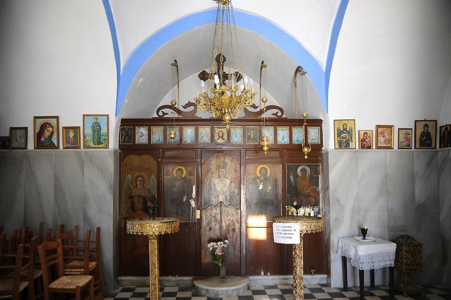 Parikia - Agios Nikolaos; Inside