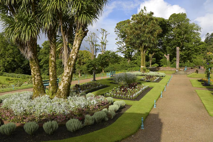 Connemara - Kylemore Abbey; Garden
