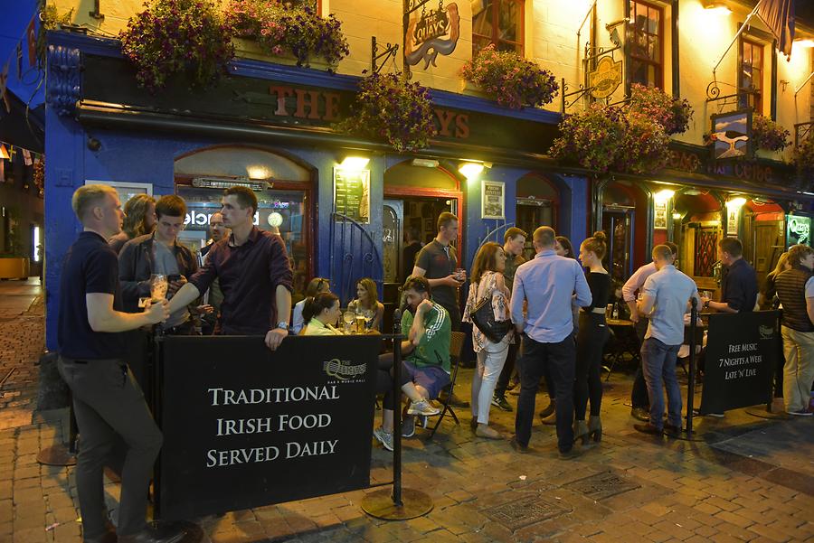 Galway - Pub at Night