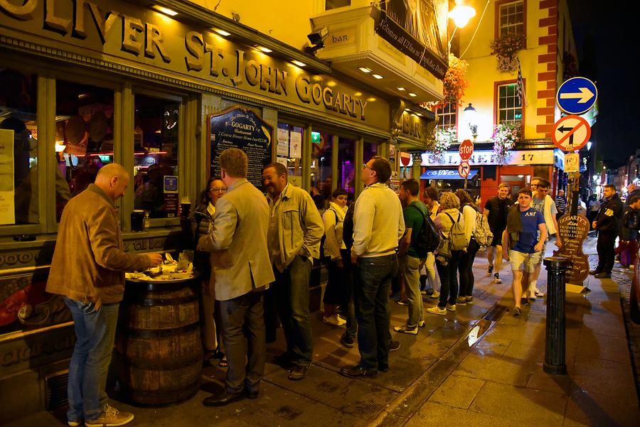 Temple Bar Area at Night