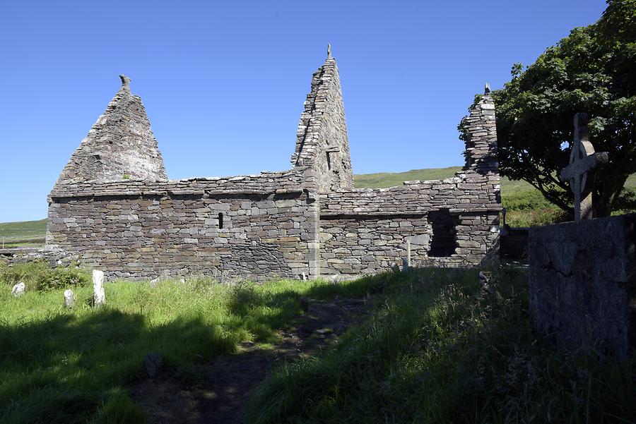 Dingle Peninsula - Kilmalkedar; Church