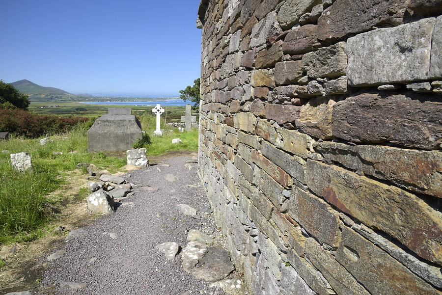 Dingle Peninsula - Kilmalkedar; Church