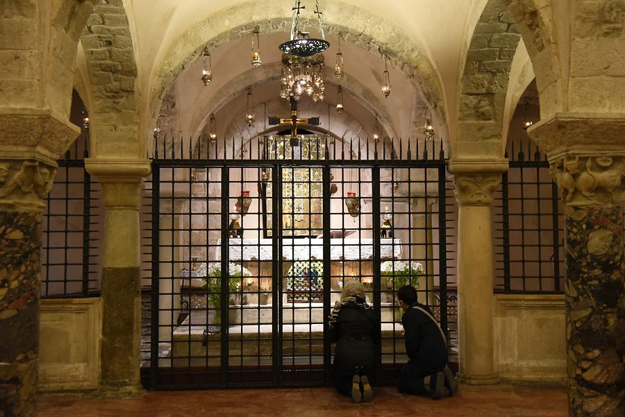 Bari - Basilica of Saint Nicholas; Crypt