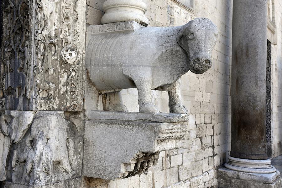 Bari - Basilica of Saint Nicholas; Detail