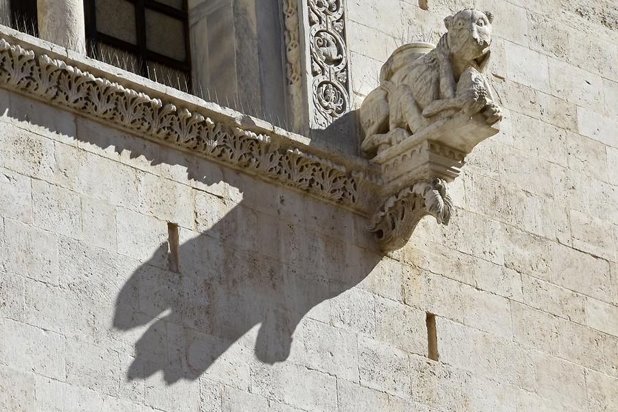 Bari - Cathedral; Façade, Detail