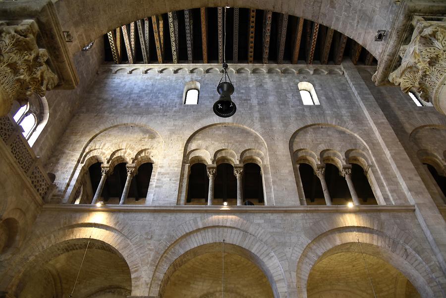 Bitonto - Cathedral; Inside