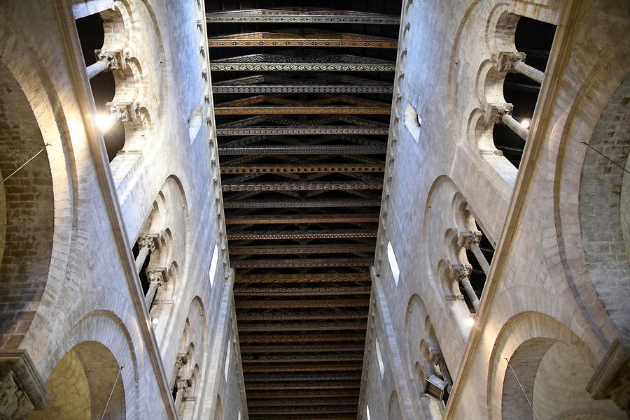 Bitonto - Cathedral; Inside