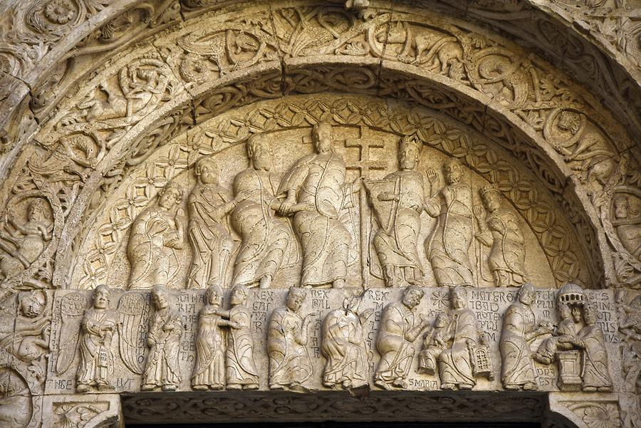Bitonto - Cathedral; Portal, Detail