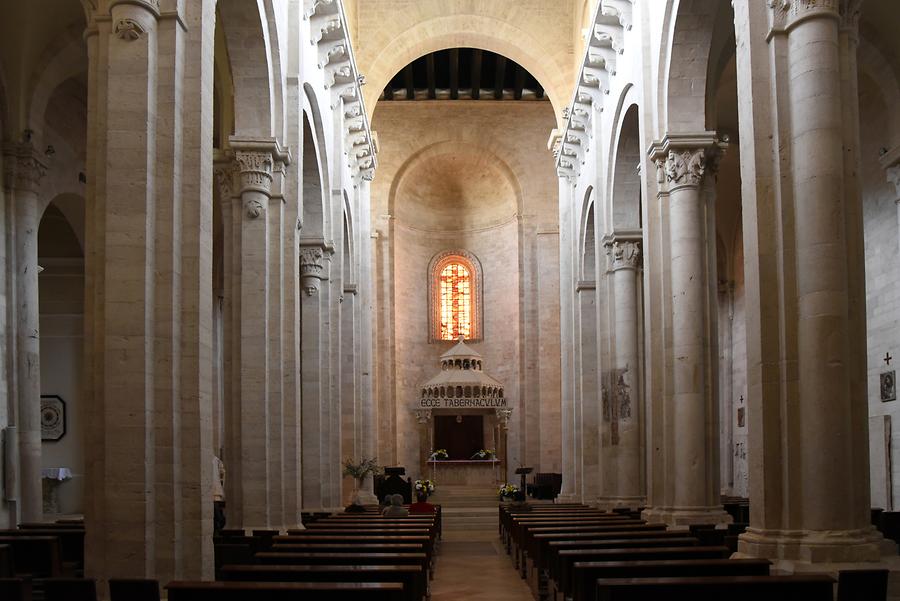 Ruvo di Puglia - Cathedral; Inside