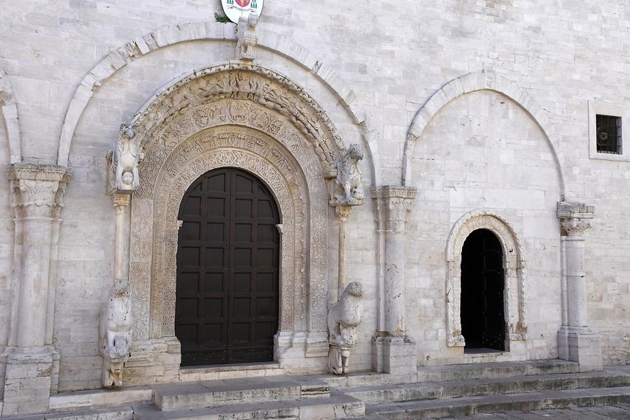 Ruvo di Puglia - Cathedral; Portal
