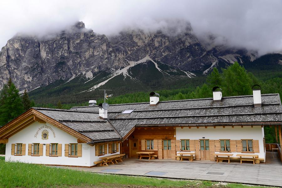 Cortina d'Ampezzo - Jägerhaus Agriturismo
