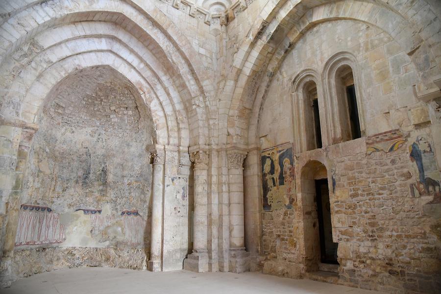 Monte Sant'Angelo - Baptistry of San Giovanni in Tumba; Inside